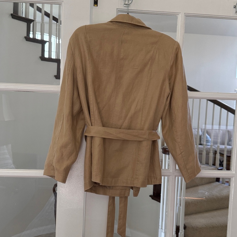 Tahari NEW Size Large 100% Linen Tan Belted Blazer - Picture 4 of 5